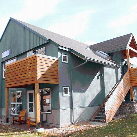 Waterton Lakes Lodge Resort Екстер'єр фото