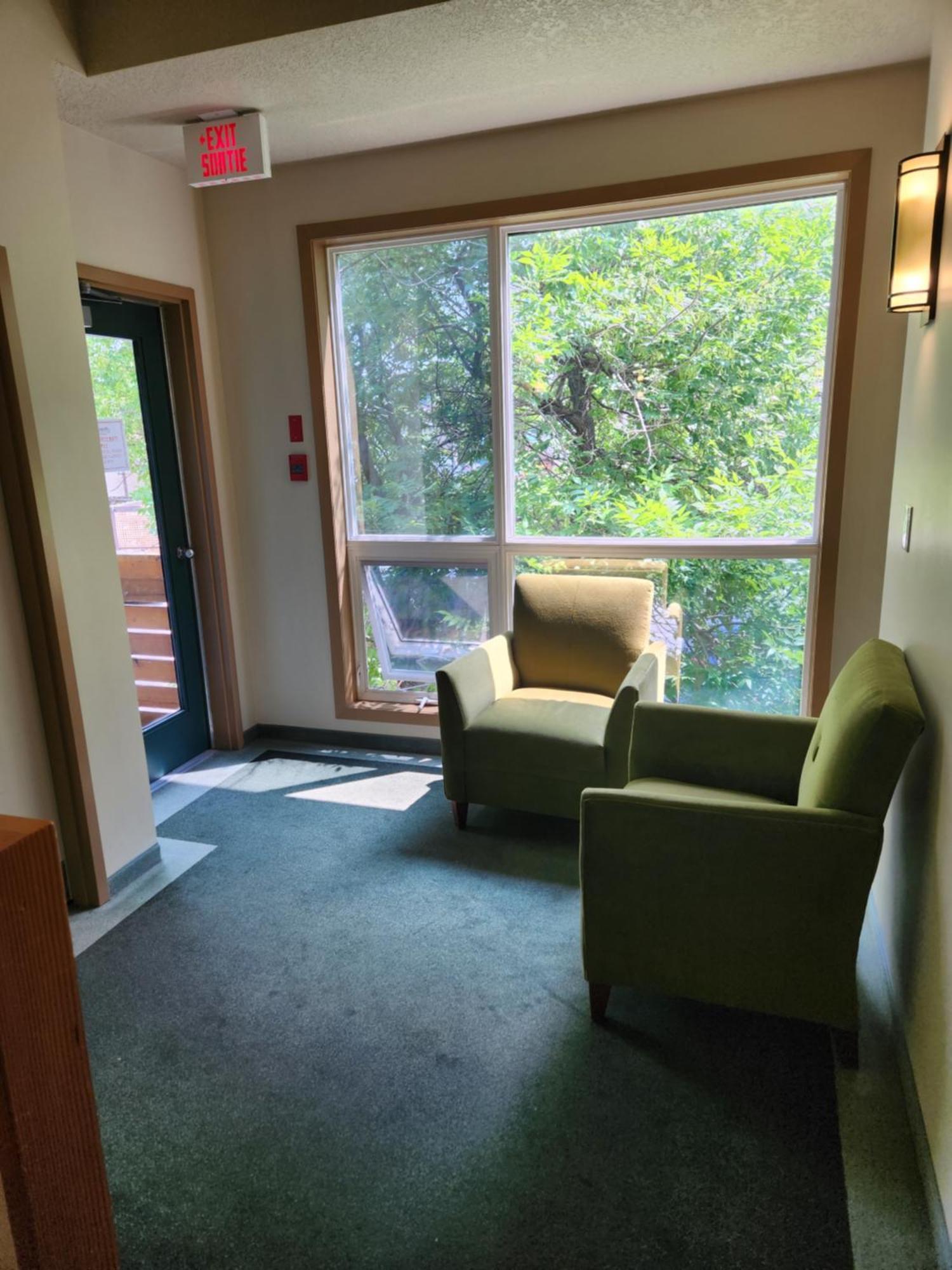 Waterton Lakes Lodge Resort Екстер'єр фото