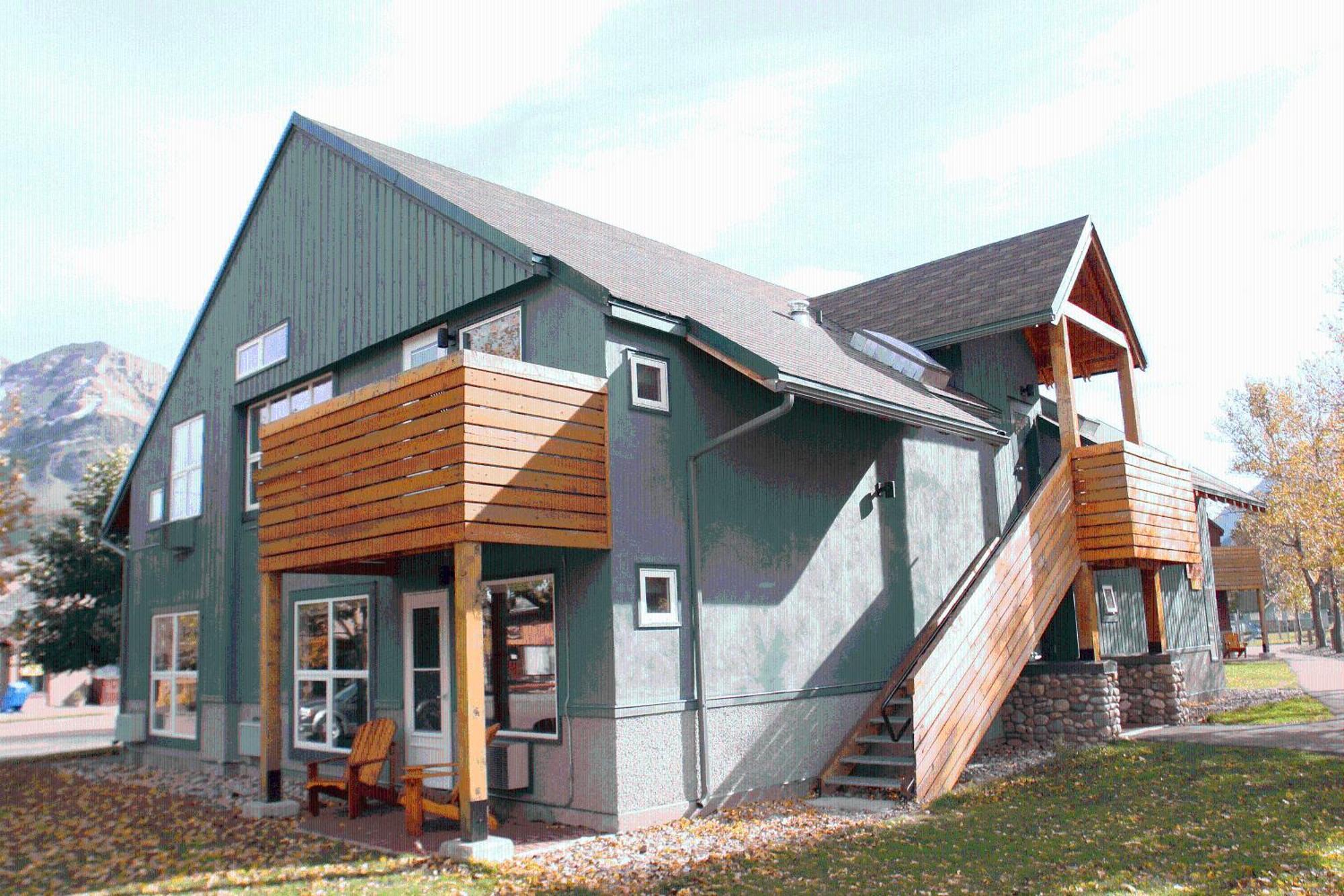 Waterton Lakes Lodge Resort Екстер'єр фото