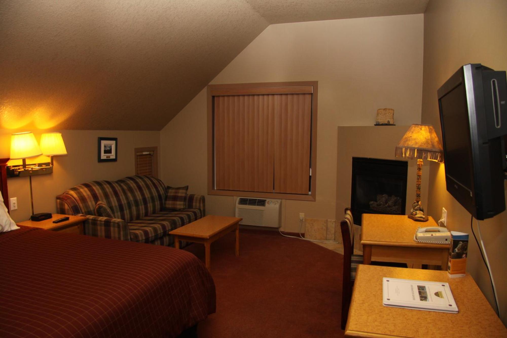 Waterton Lakes Lodge Resort Екстер'єр фото