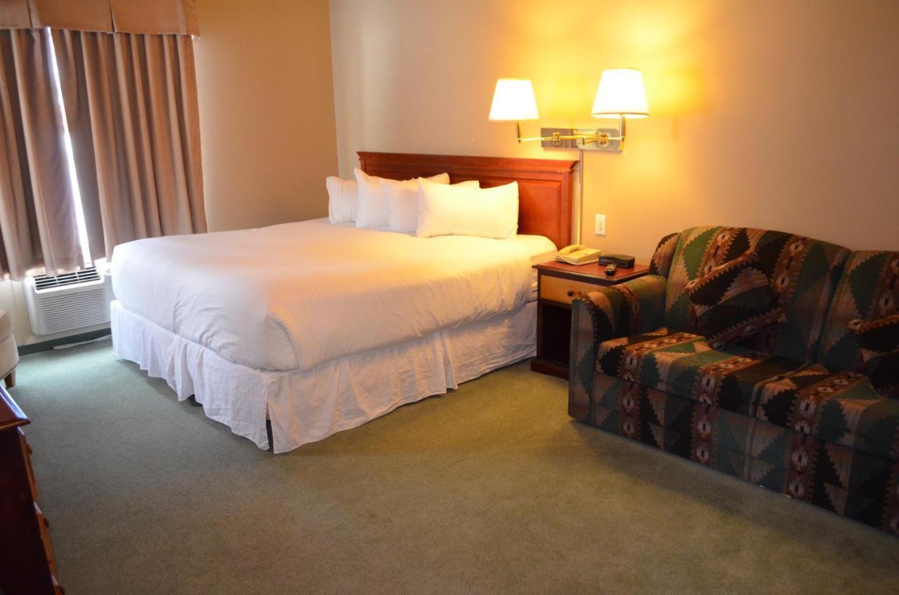 Waterton Lakes Lodge Resort Екстер'єр фото